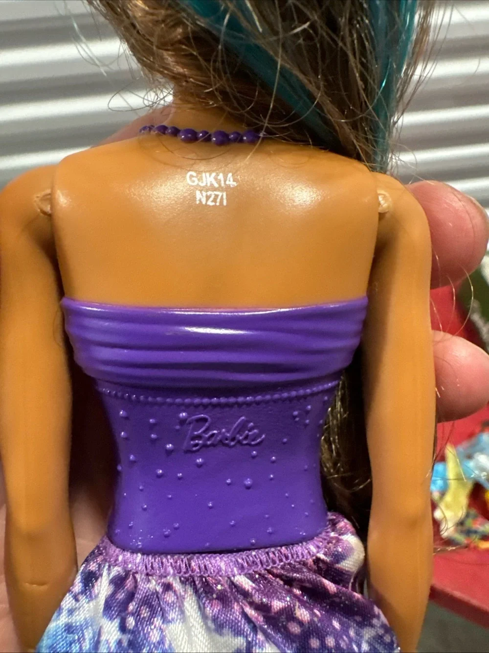 2019 Barbie Dreamtopia, princess doll Theresa, brunette with blue hair streak
